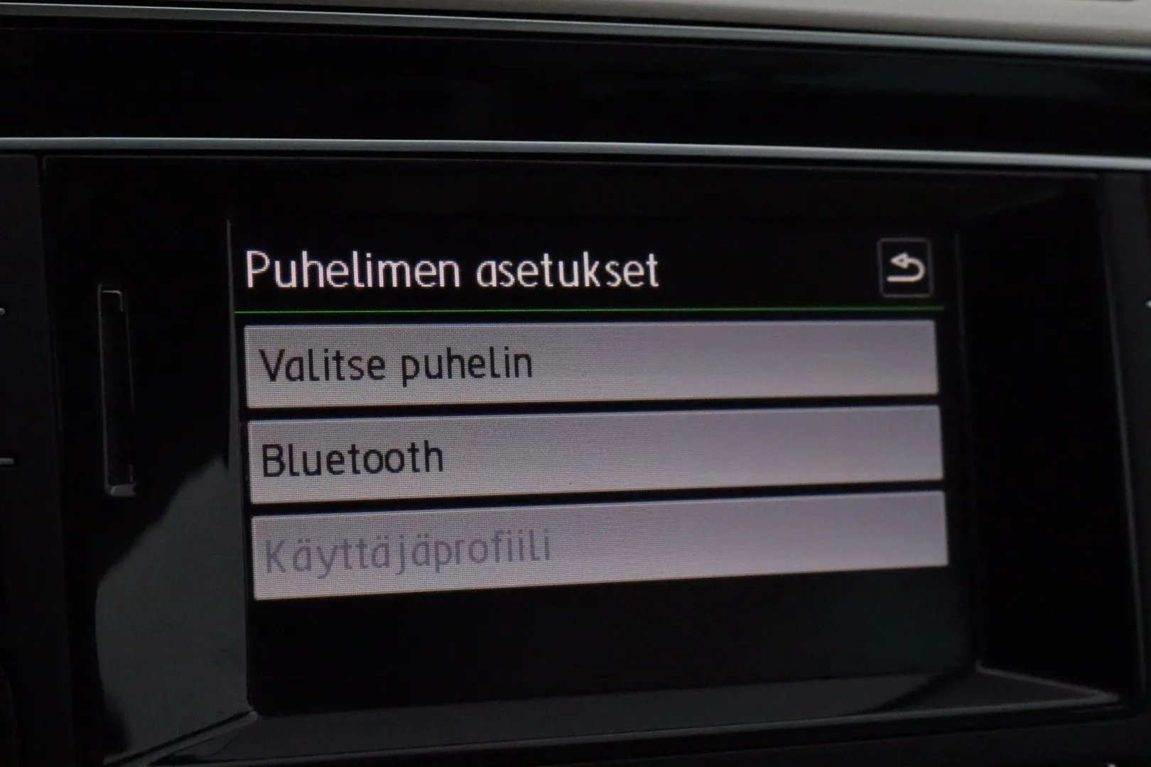 VOLKSWAGEN Passat XNO-236 carousel image