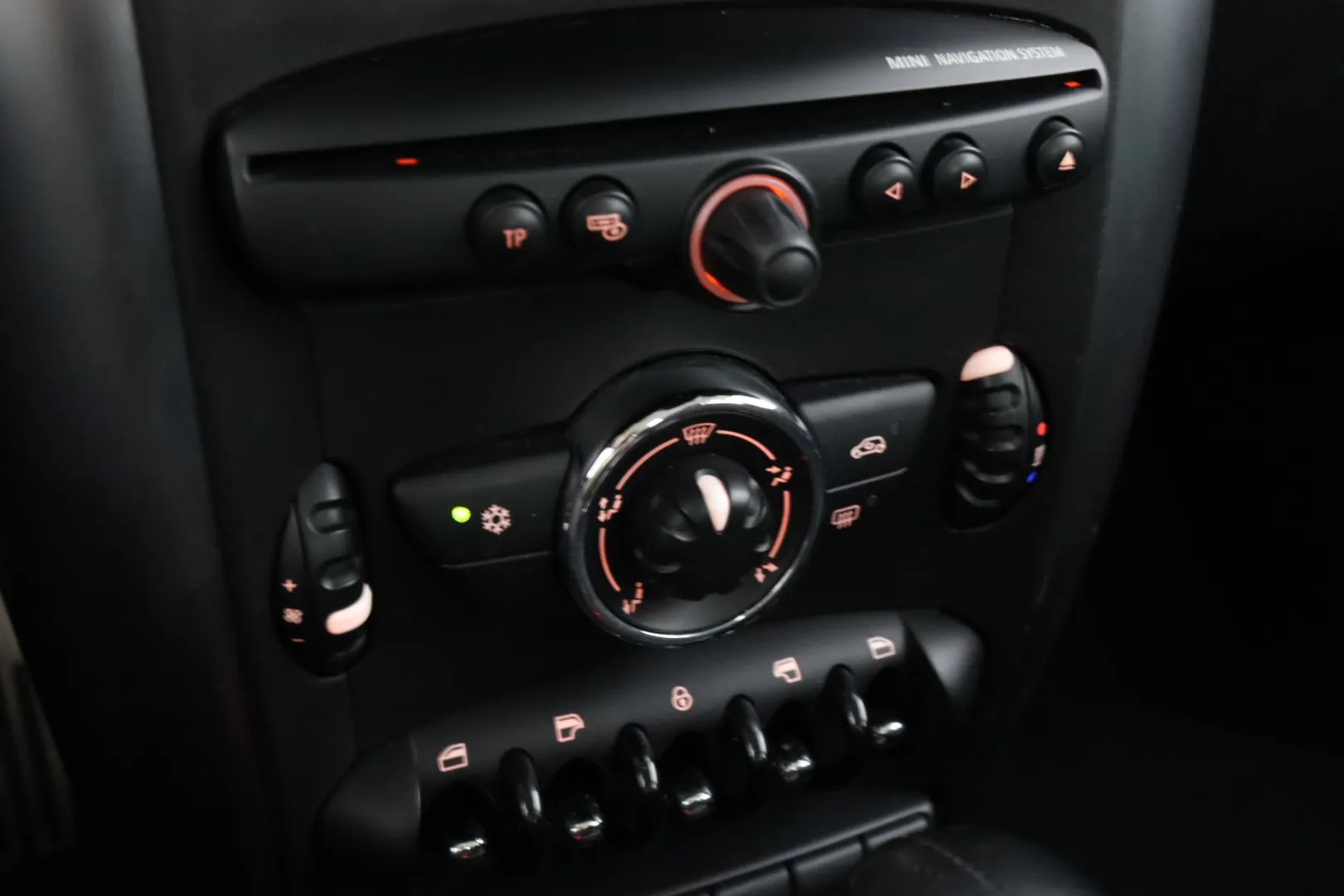 MINI Countryman FMO-581 carousel image