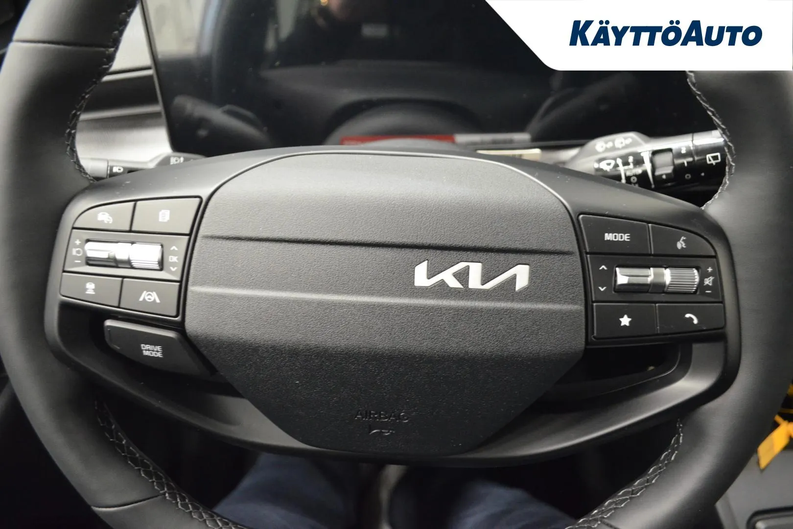 Kia Stonic MRR-215 carousel image