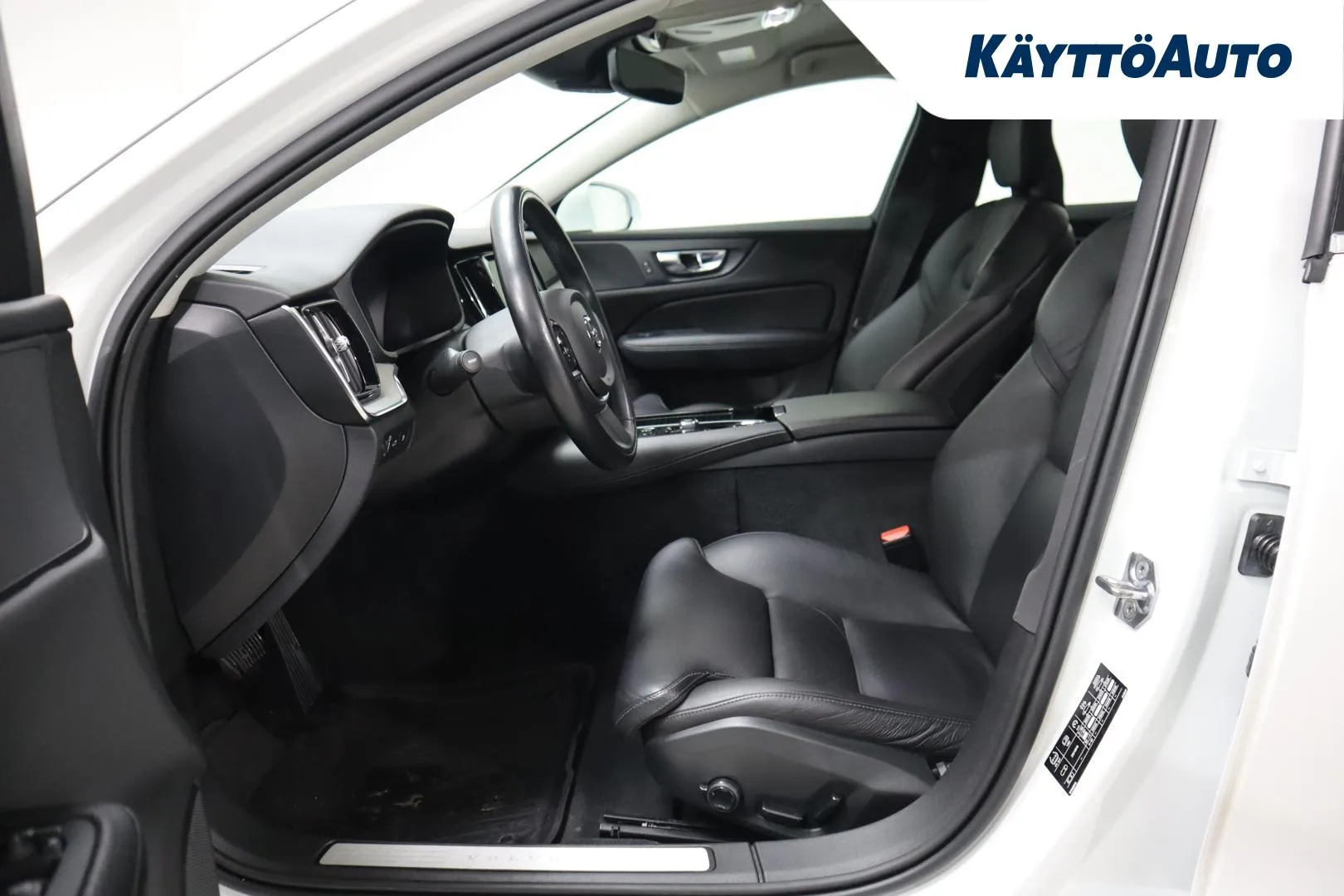 VOLVO V60 YXY-408 carousel image