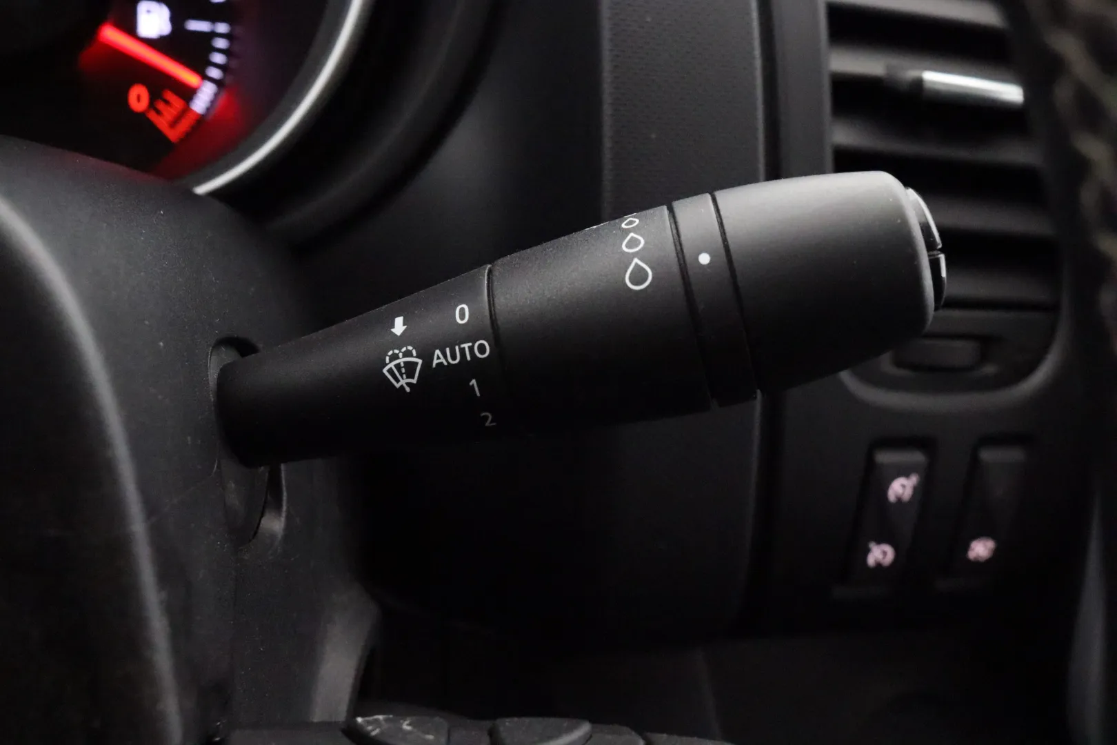 NISSAN NV300 FPV-655 carousel image