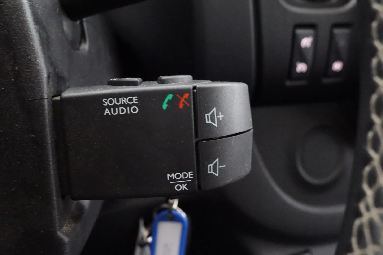 NISSAN NV300 FPV-655 carousel image