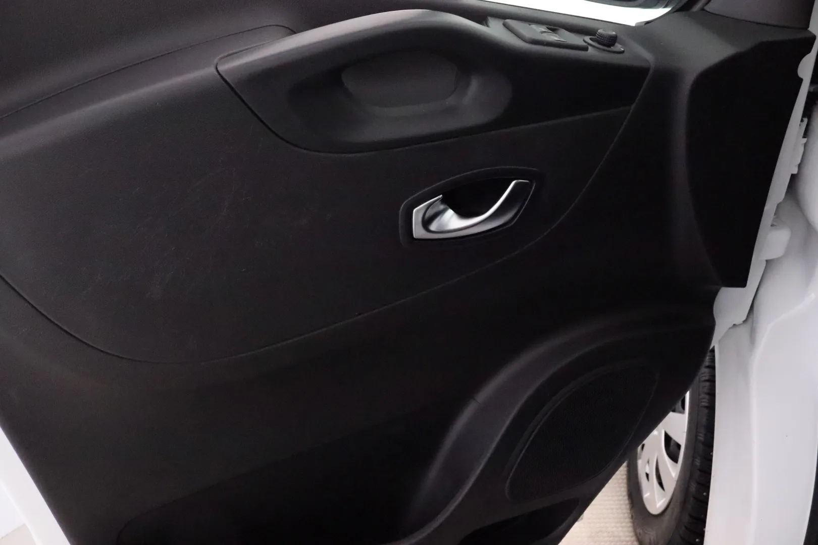 NISSAN NV300 FPV-655 carousel image