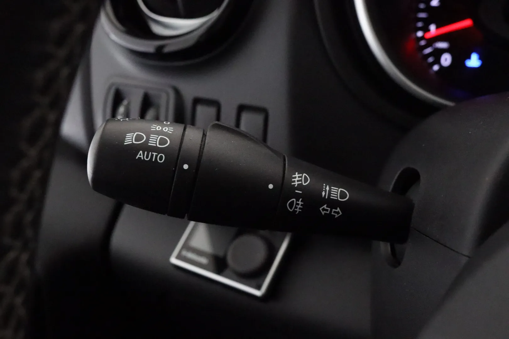 NISSAN NV300 FPV-655 carousel image