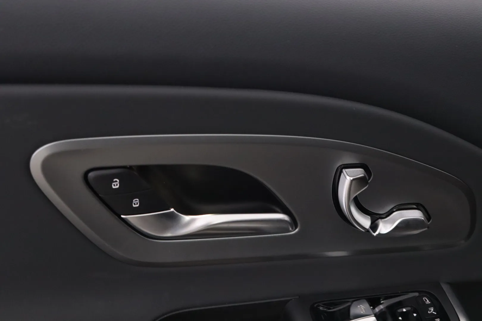 Mercedes-Benz CLA FSJ-192 carousel image