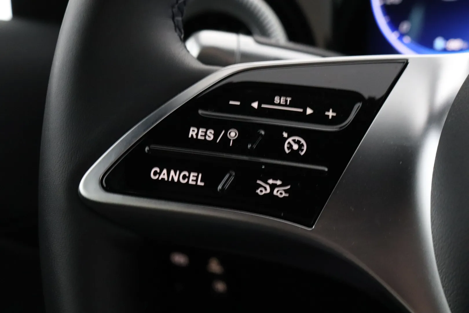 Mercedes-Benz CLA FSJ-192 carousel image