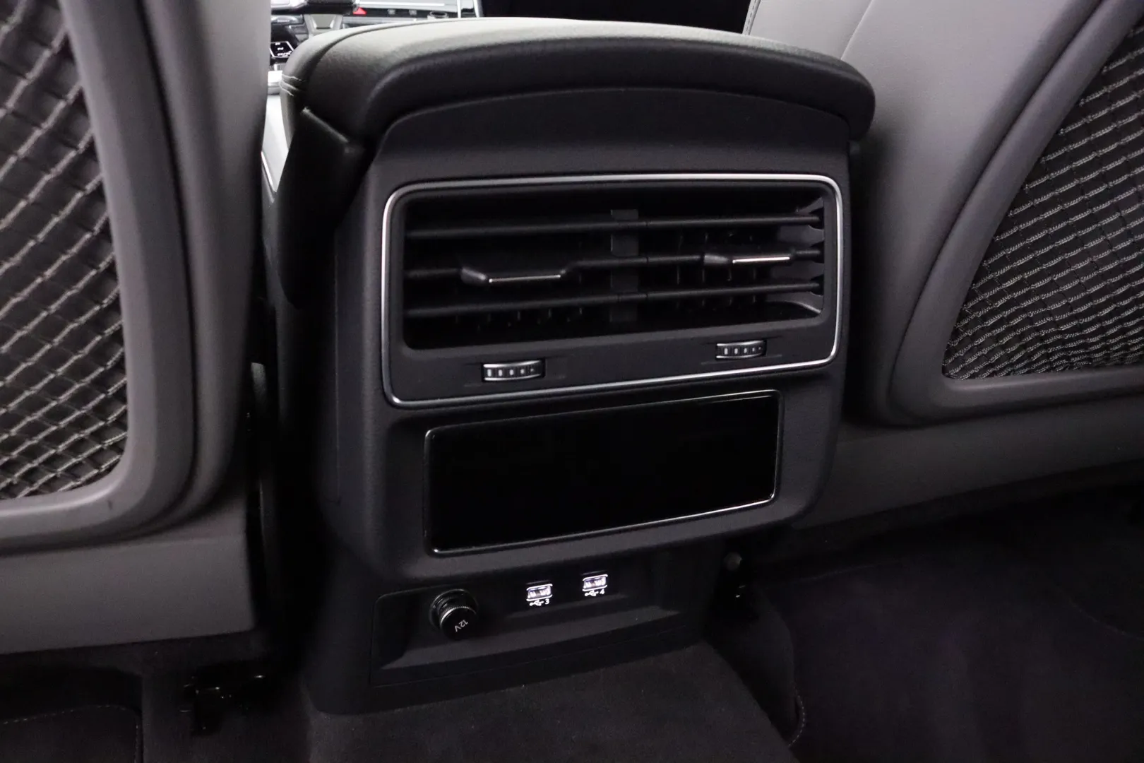 AUDI Q8 YKI-373 carousel image