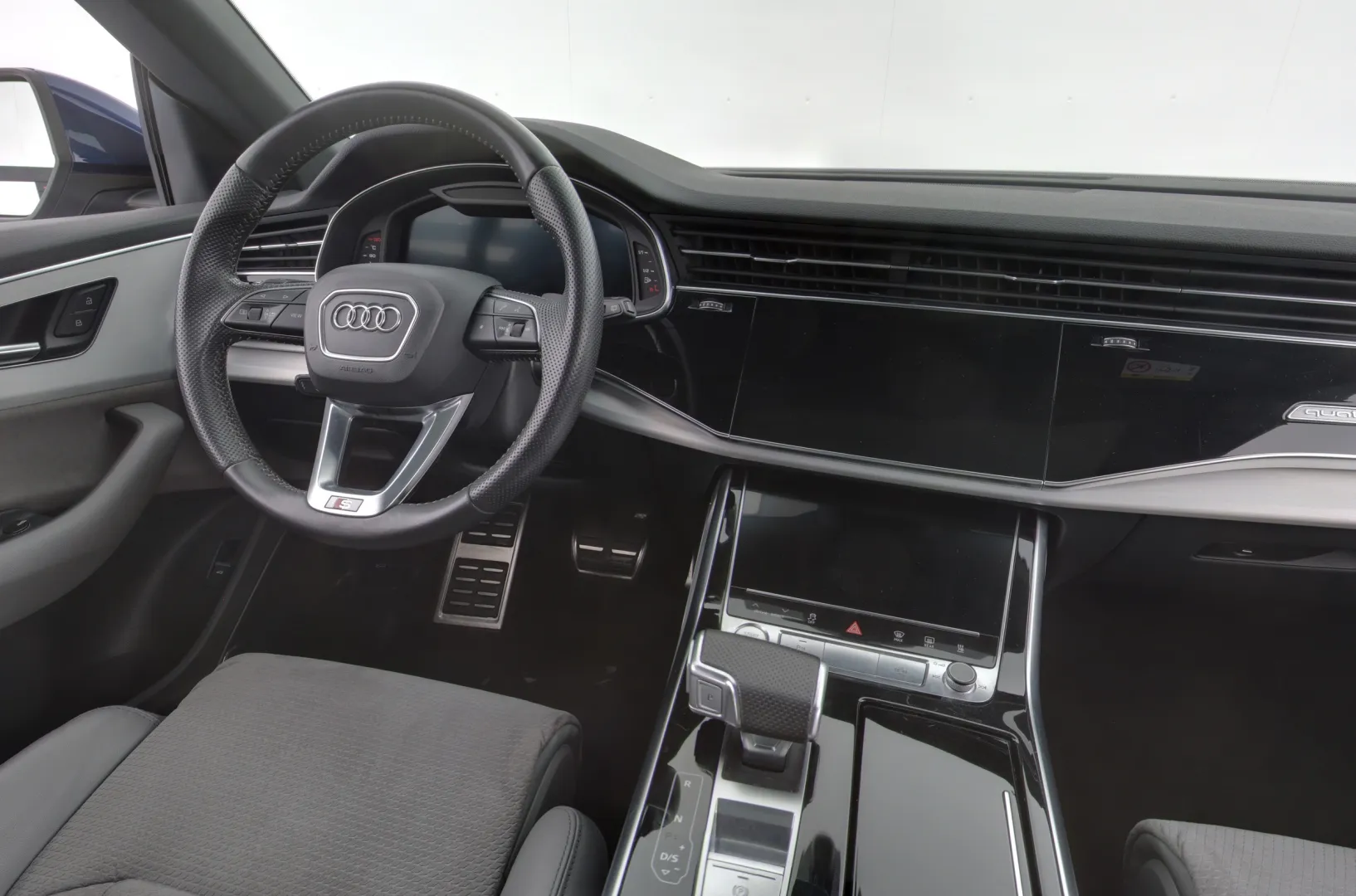 AUDI Q8 YKI-373 carousel image