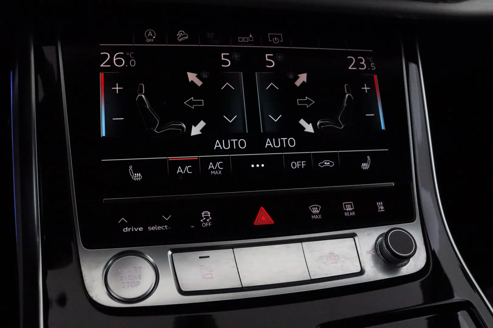 AUDI Q8 YKI-373 carousel image