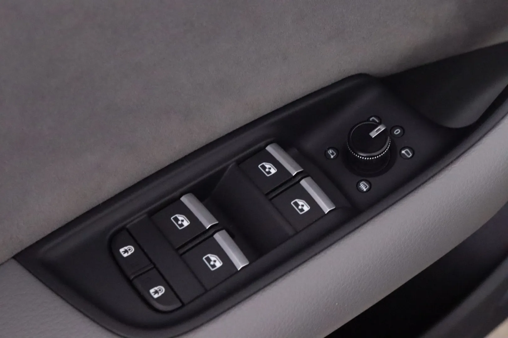 AUDI Q8 YKI-373 carousel image