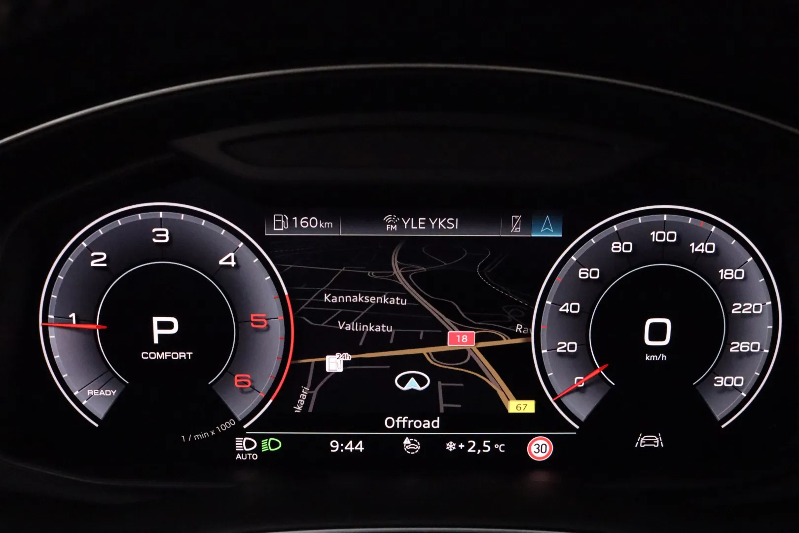 AUDI Q8 YKI-373 carousel image