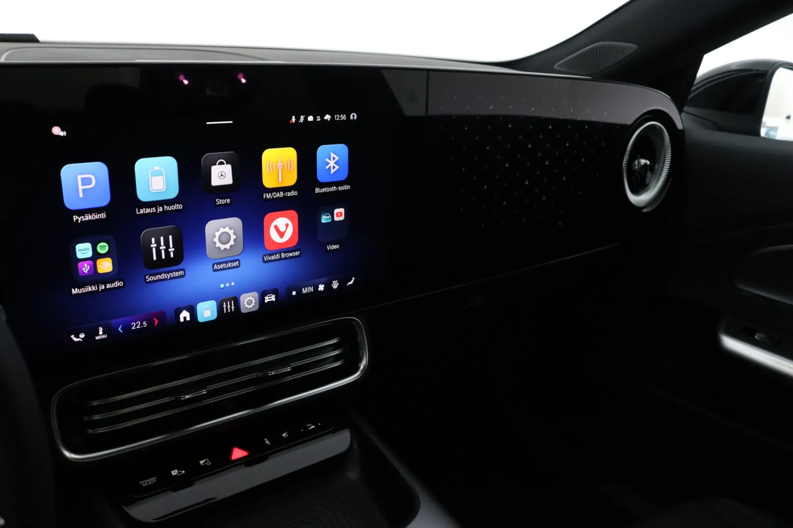 Mercedes-Benz CLA MRR-128 carousel image