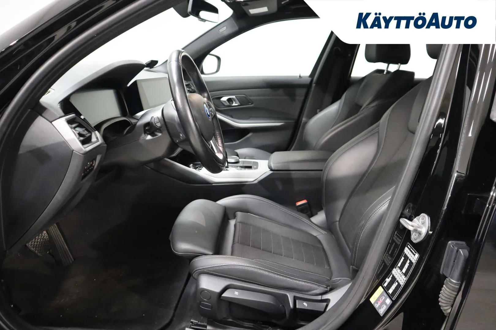 BMW 320 NMP-754 carousel image