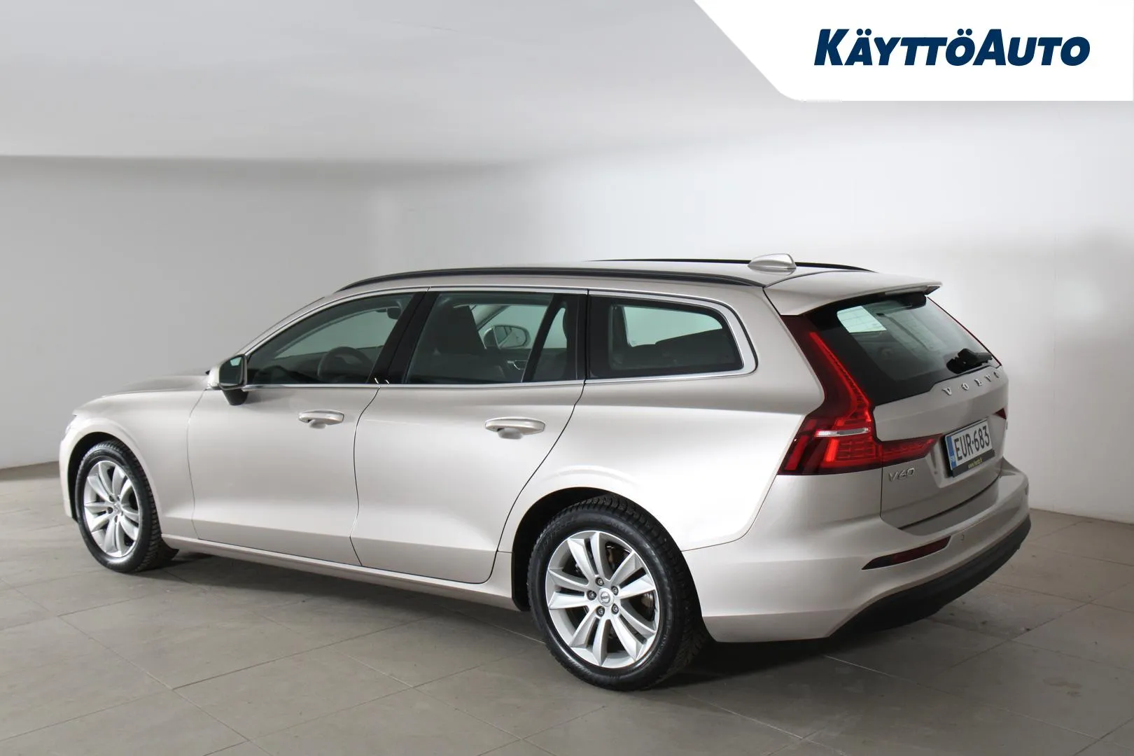 VOLVO V60 EUR-683 carousel image