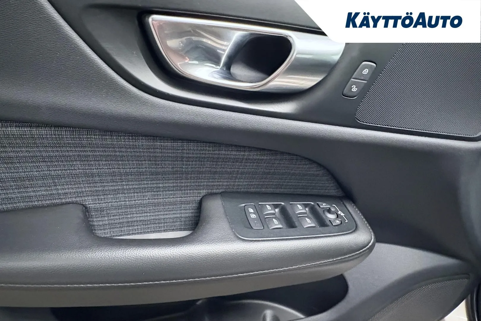 VOLVO V60 EUR-683 carousel image