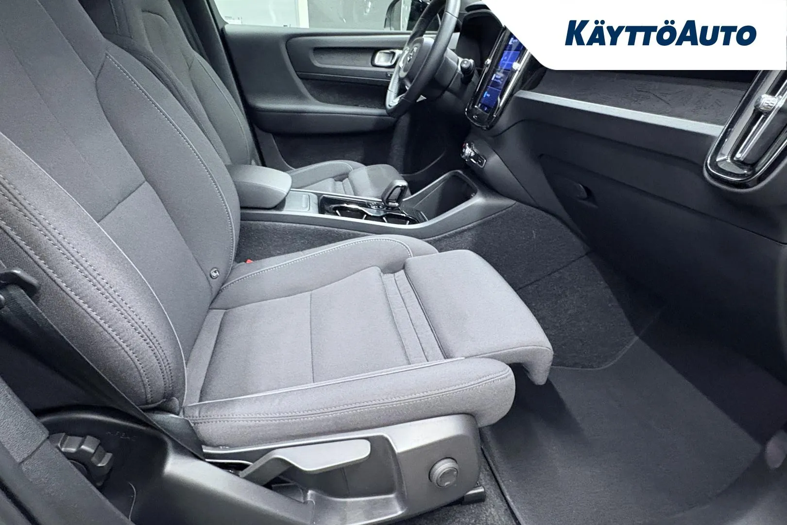 VOLVO XC40 ZOT-112 carousel image