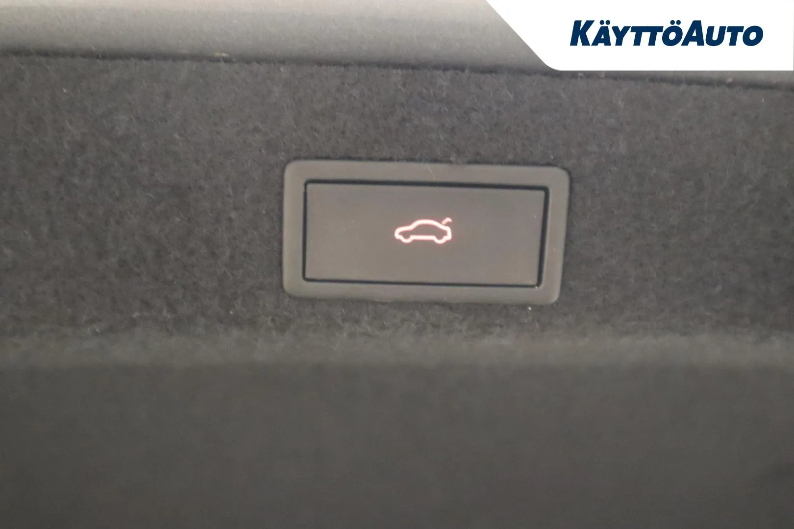 SKODA Octavia ZOU-826 carousel image