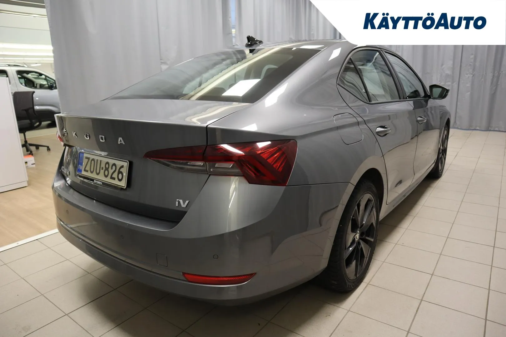 SKODA Octavia ZOU-826 carousel image