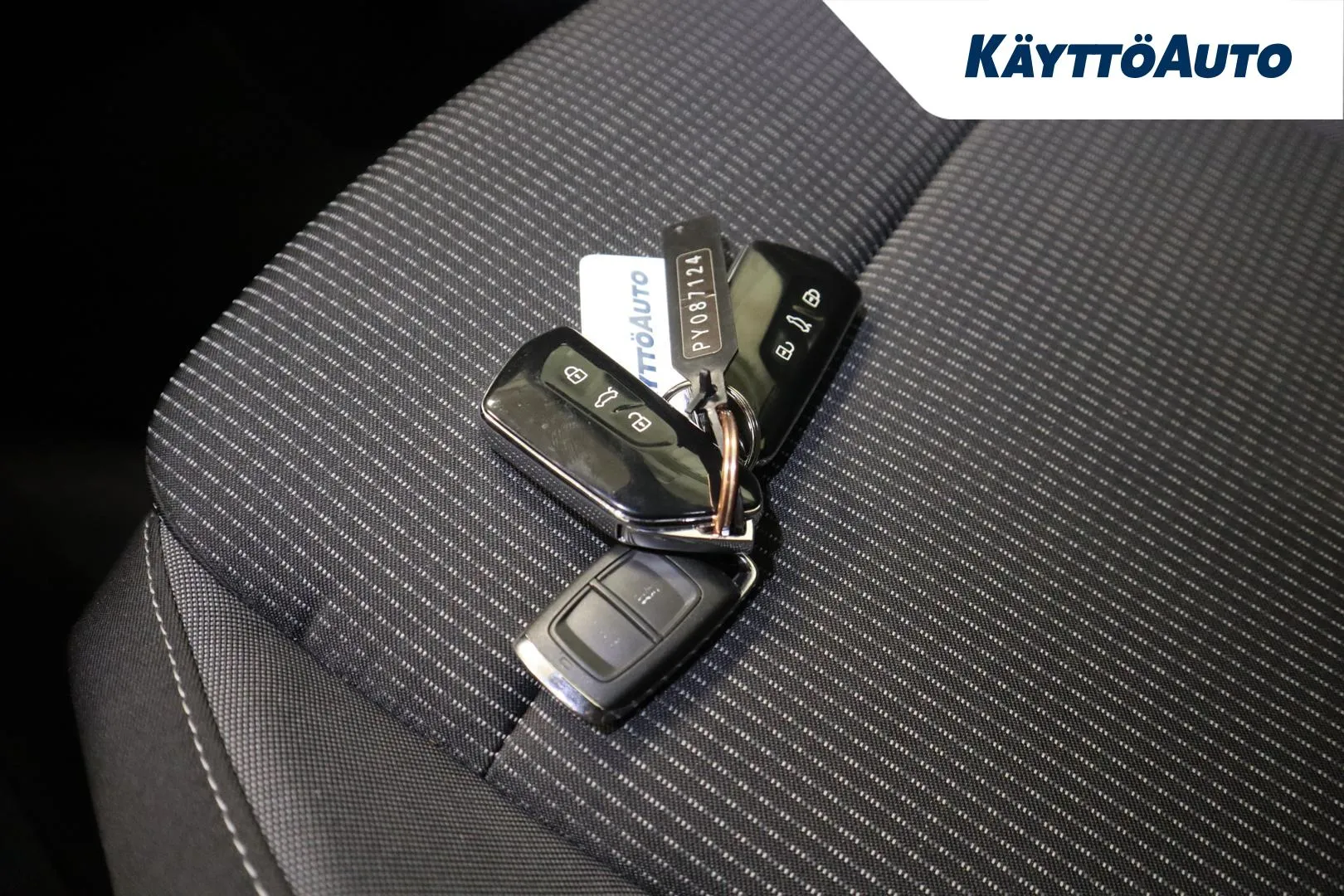 SKODA Octavia ZOU-826 carousel image