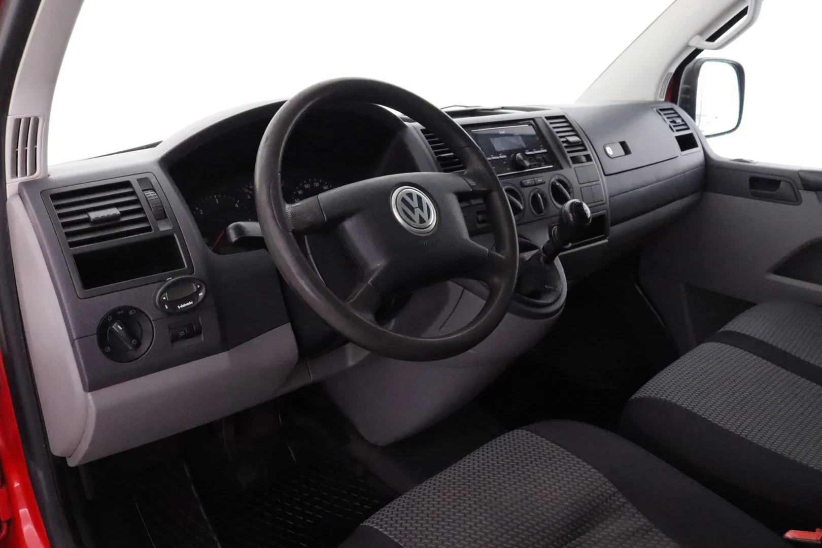 VOLKSWAGEN Transporter LPG-267 carousel image