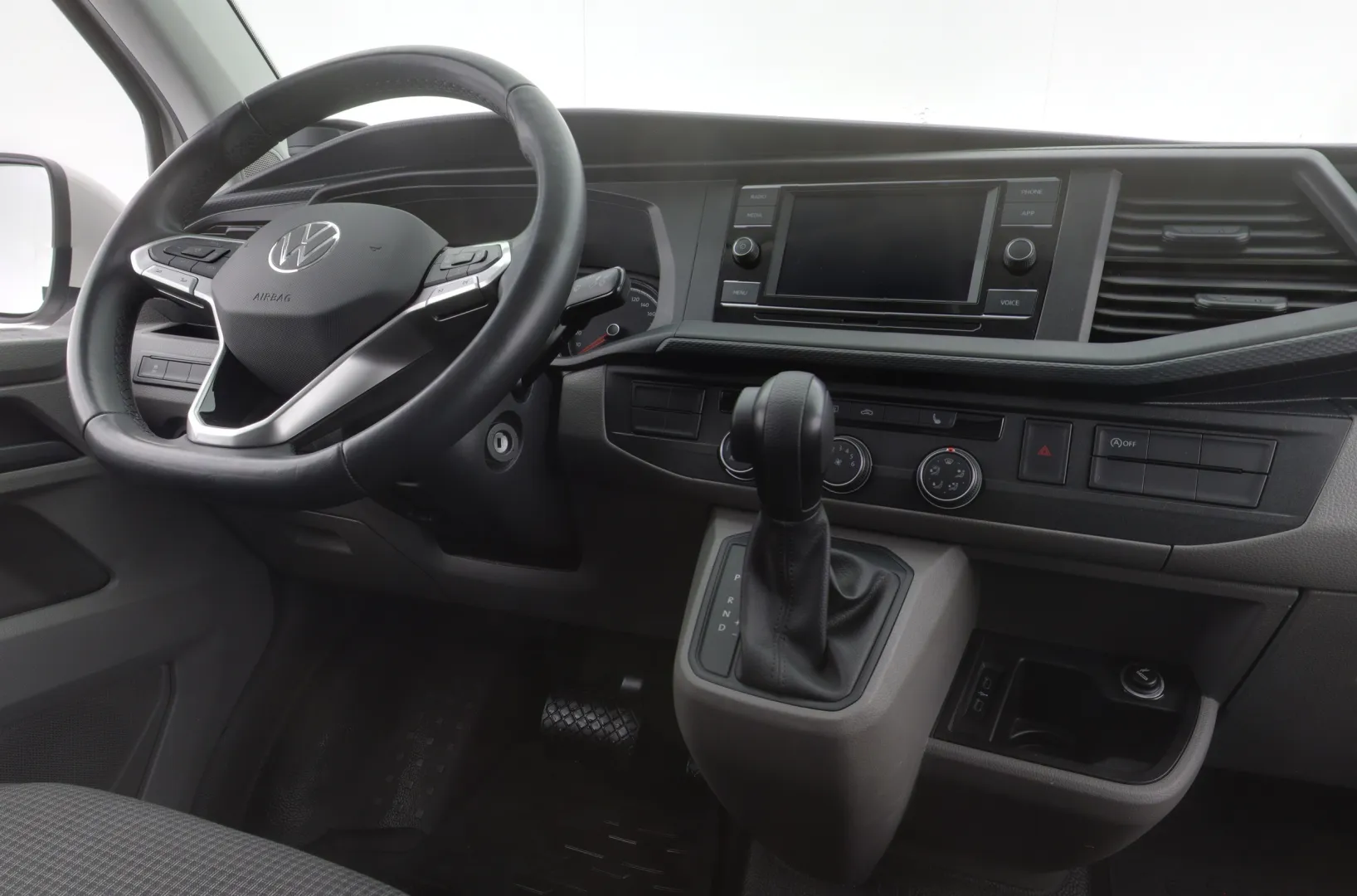 VOLKSWAGEN Transporter YXS-252 carousel image