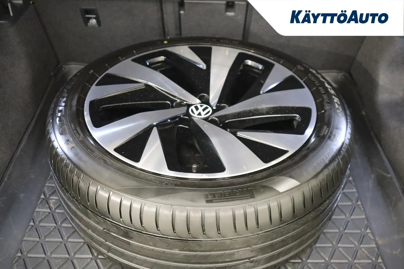 VOLKSWAGEN ID.4 KVZ-422 carousel image