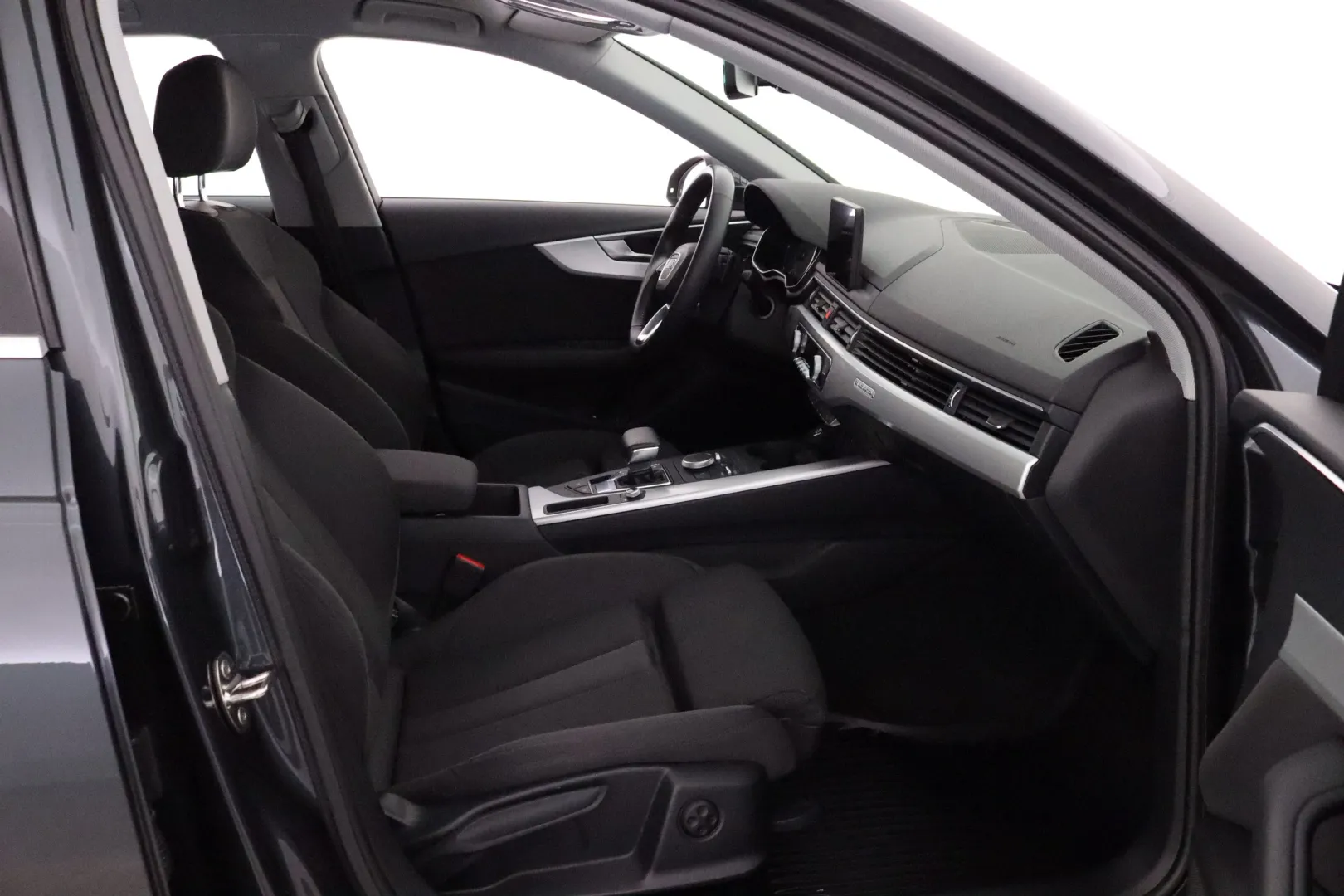 AUDI A4 allroad quattro SMN-263 carousel image