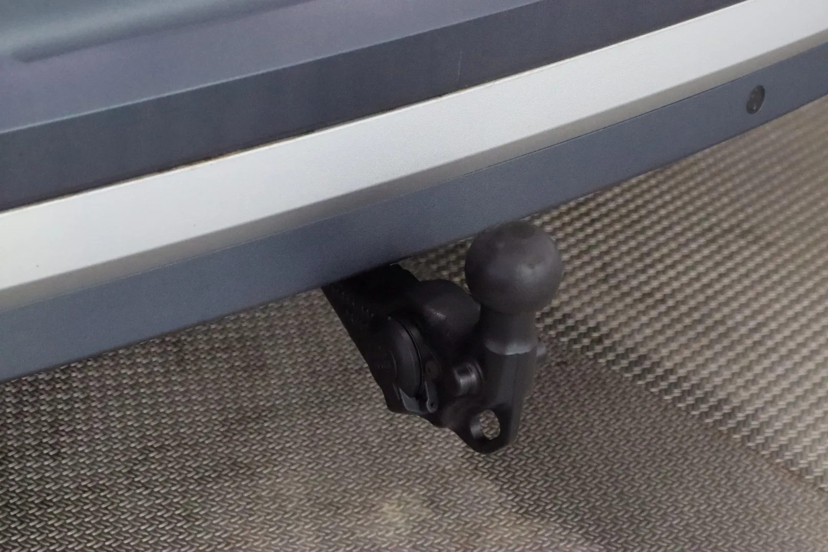 VOLKSWAGEN ID.4 XXJ-136 carousel image