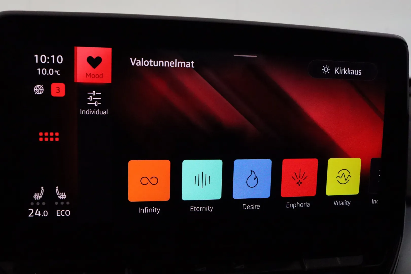 VOLKSWAGEN ID.4 XXJ-136 carousel image