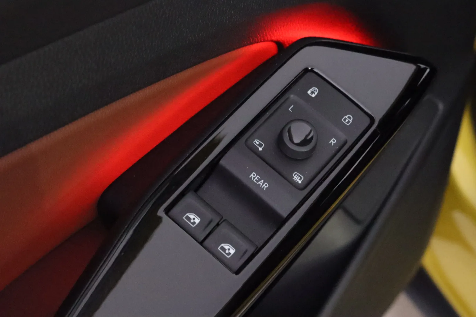 VOLKSWAGEN ID.4 XXJ-136 carousel image