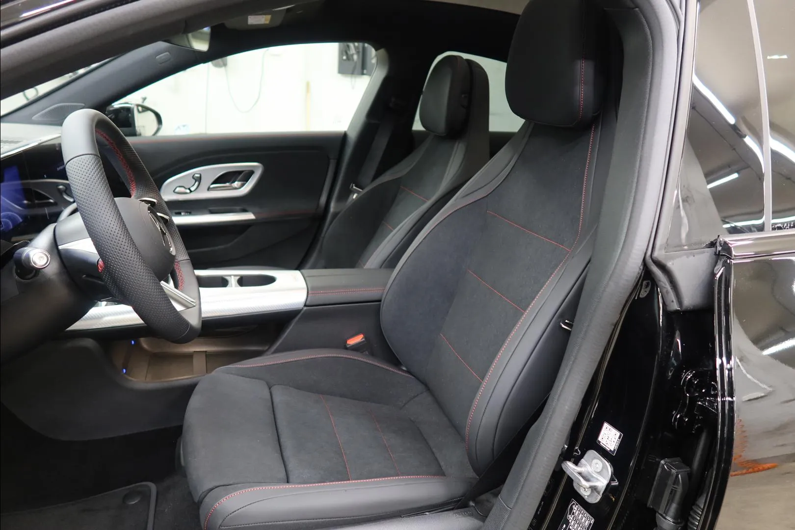 Mercedes-Benz CLA JOK-662 carousel image