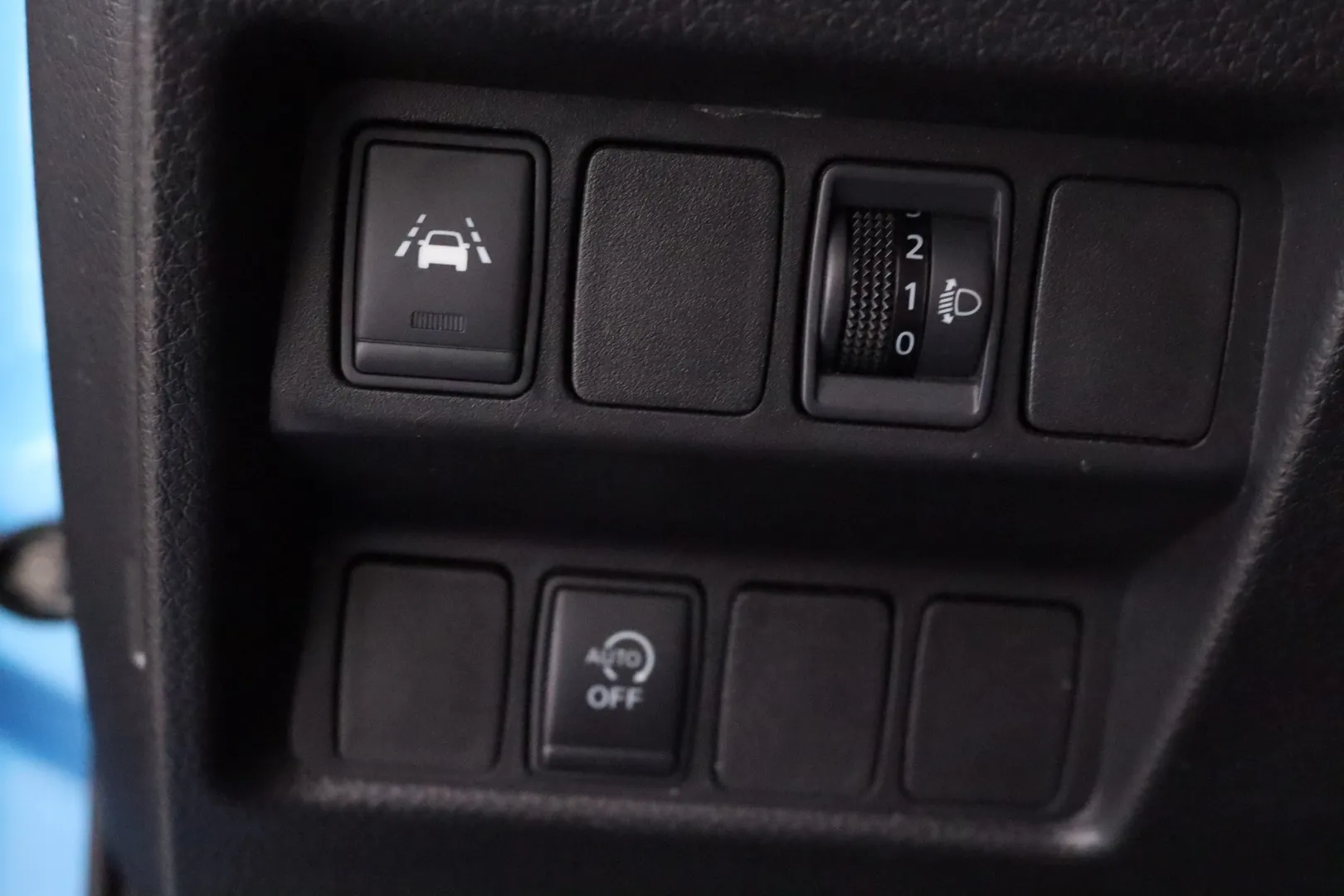 NISSAN Qashqai XOL-980 carousel image