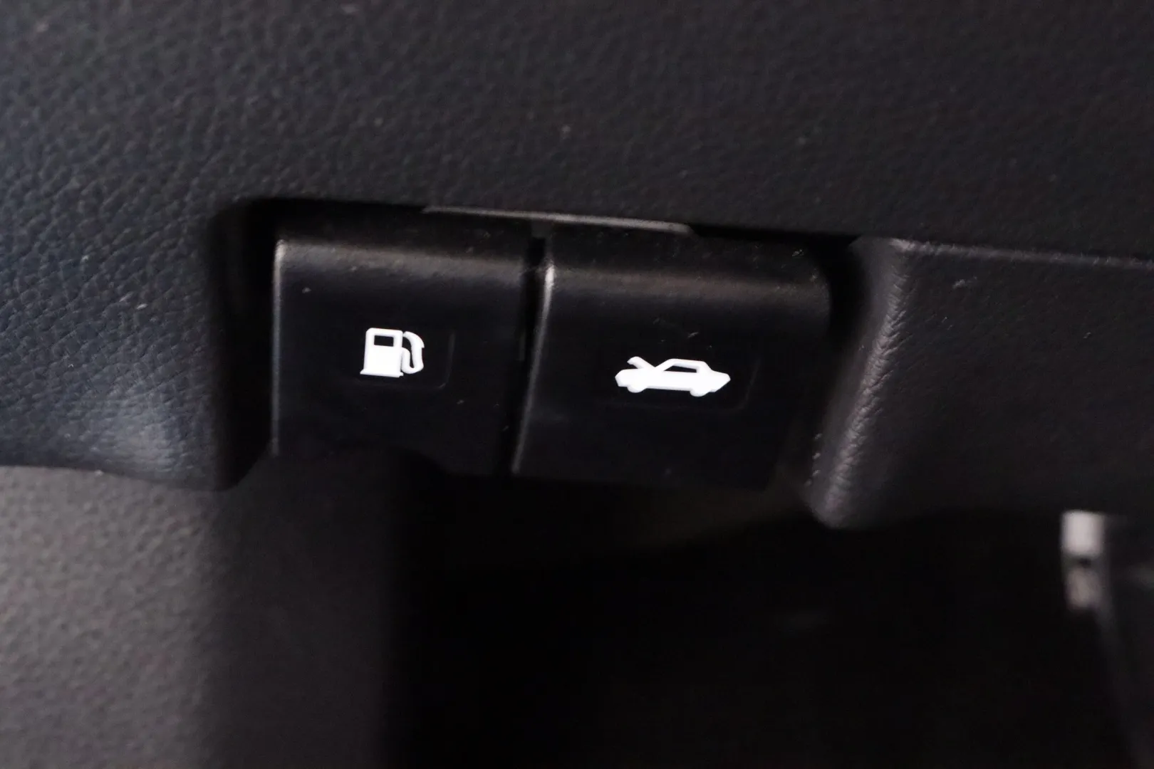 NISSAN Qashqai XOL-980 carousel image