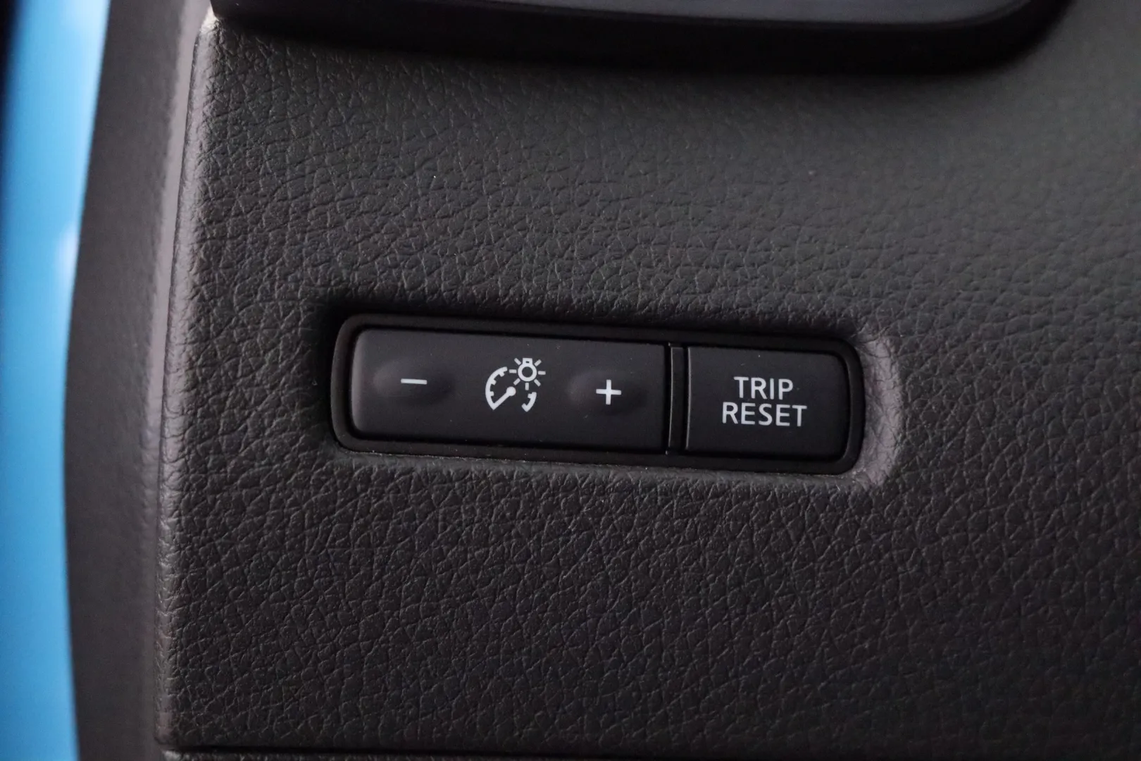 NISSAN Qashqai XOL-980 carousel image