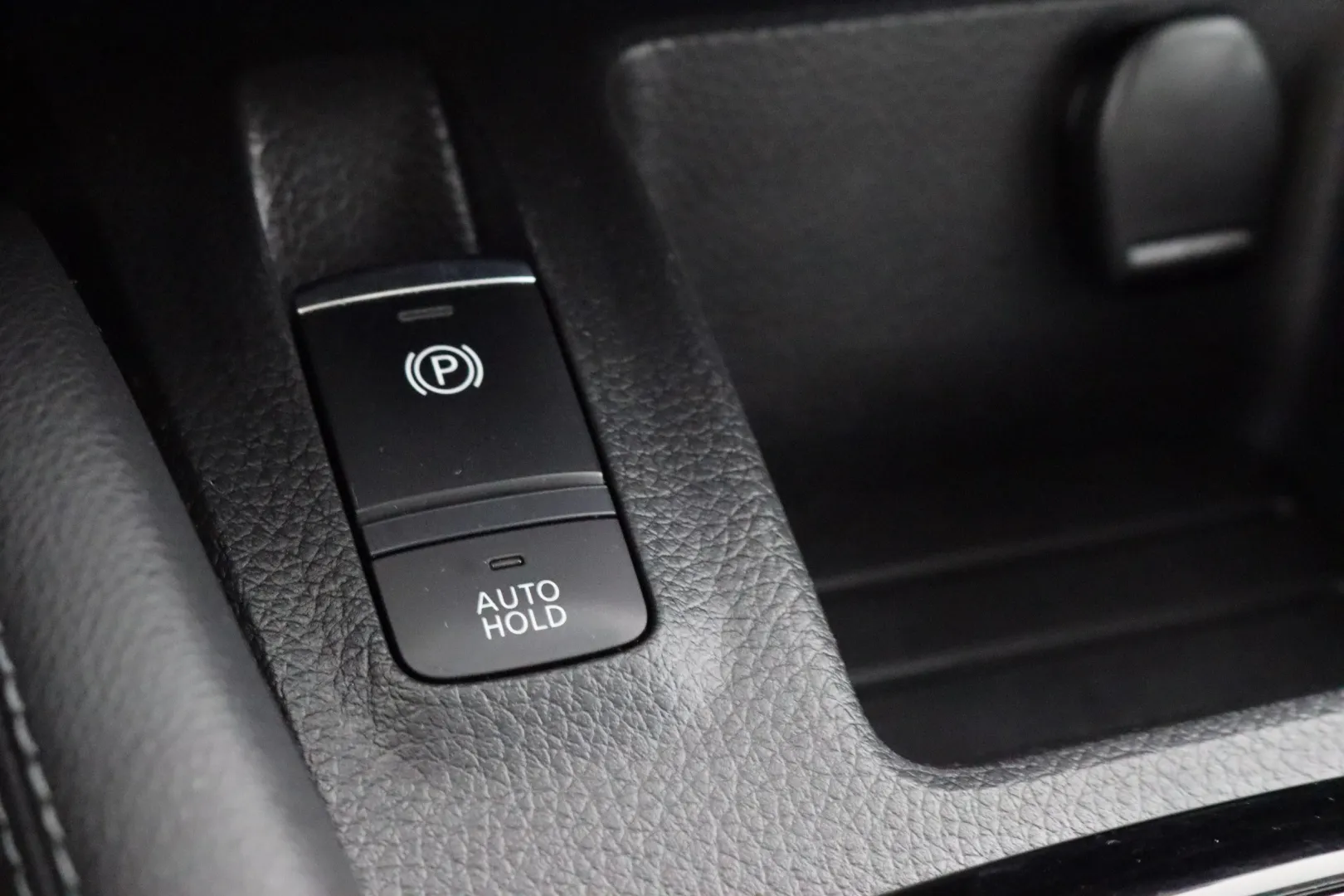 NISSAN Qashqai XOL-980 carousel image