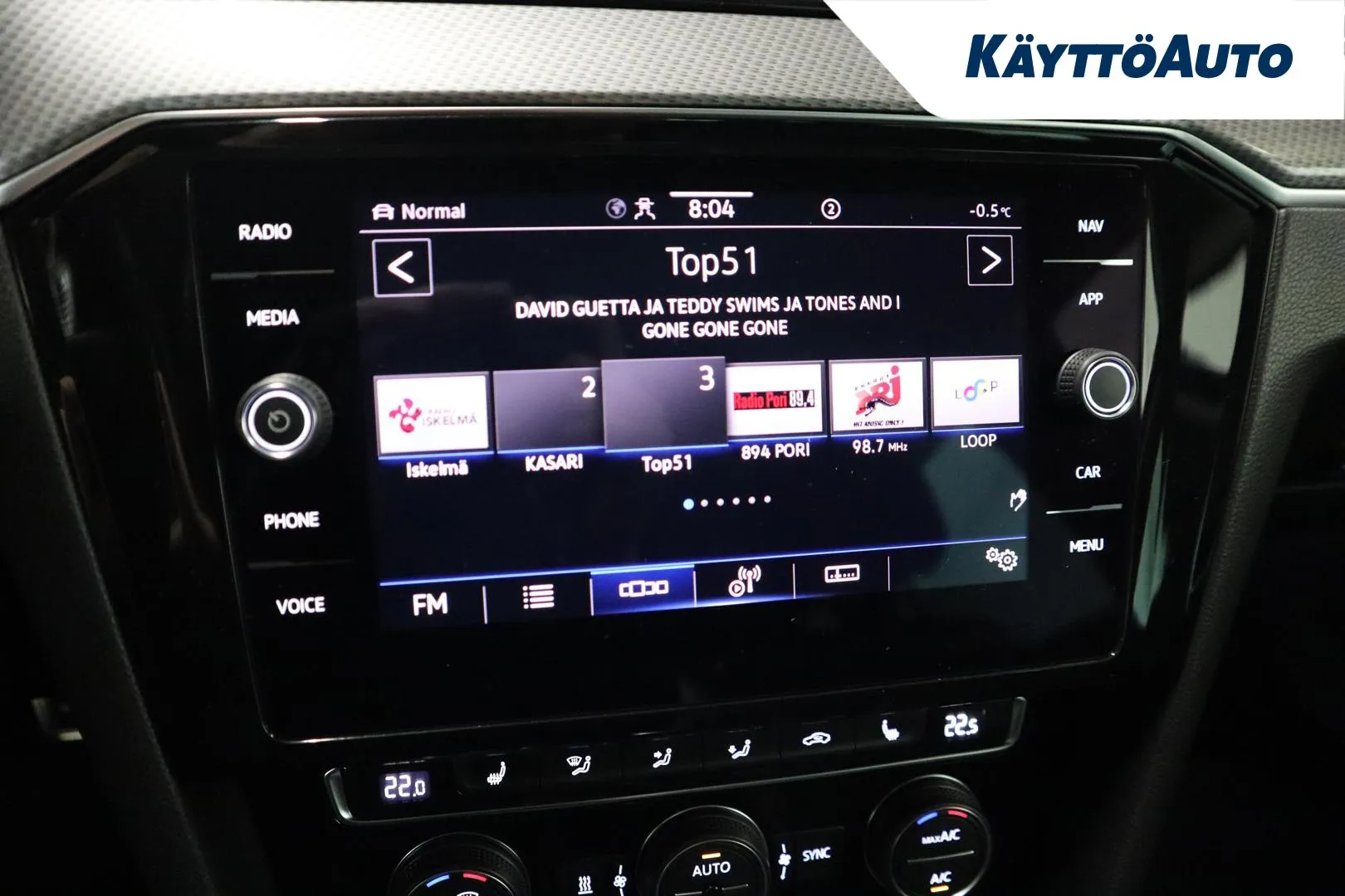 VOLKSWAGEN Passat GNT-762 carousel image