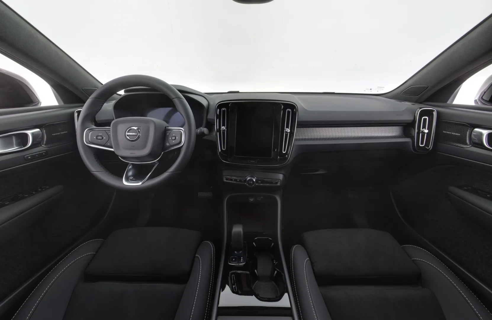 Volvo EC40 NOH-876 carousel image