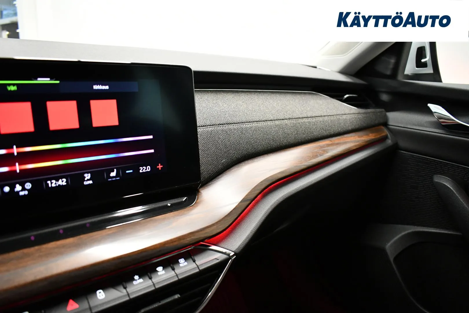 SKODA Octavia NMG-186 carousel image