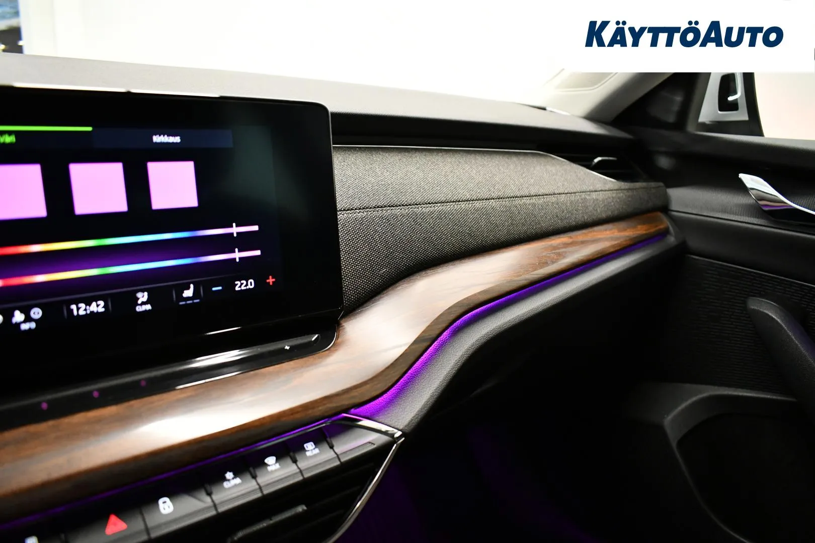 SKODA Octavia NMG-186 carousel image