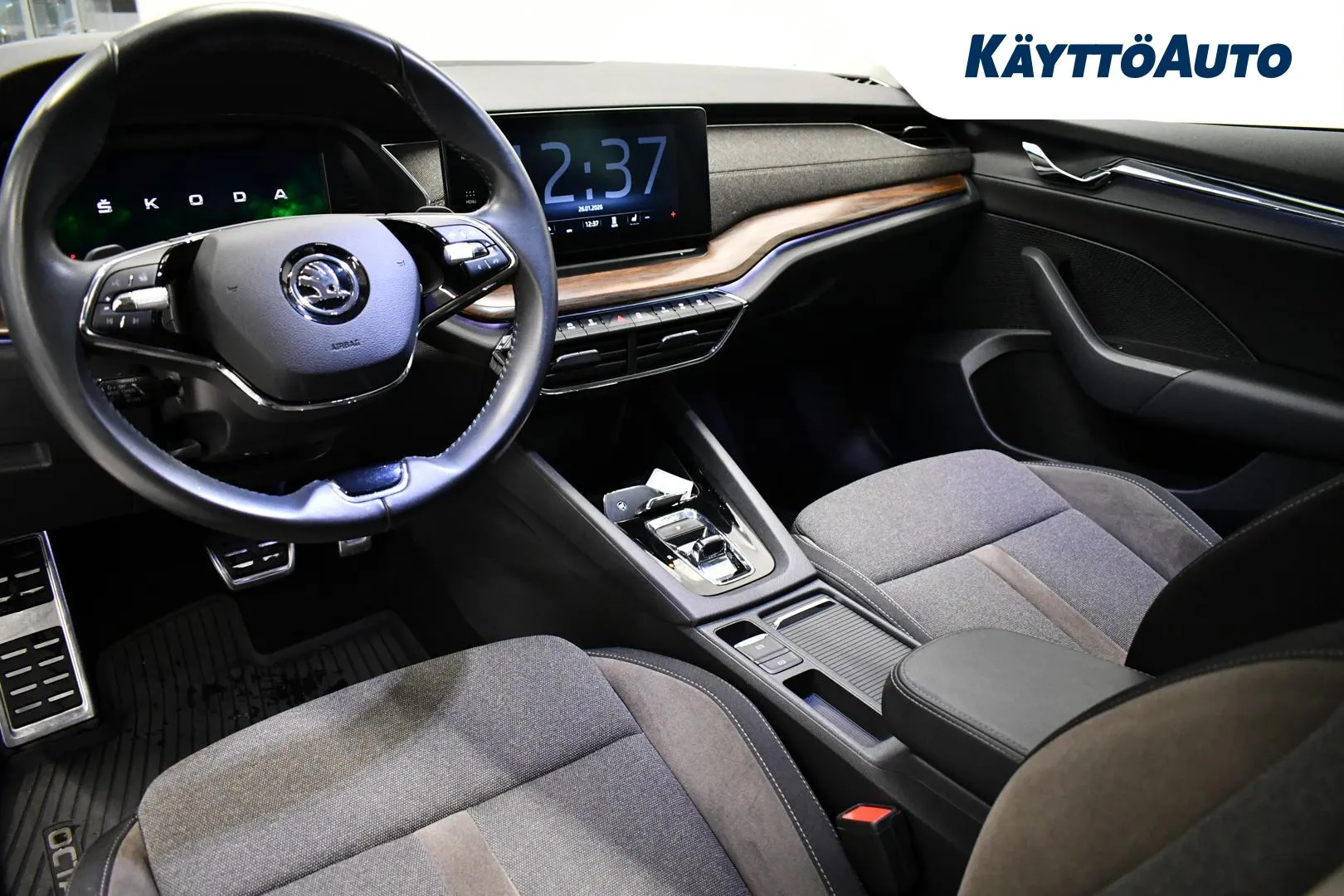 SKODA Octavia NMG-186 carousel image