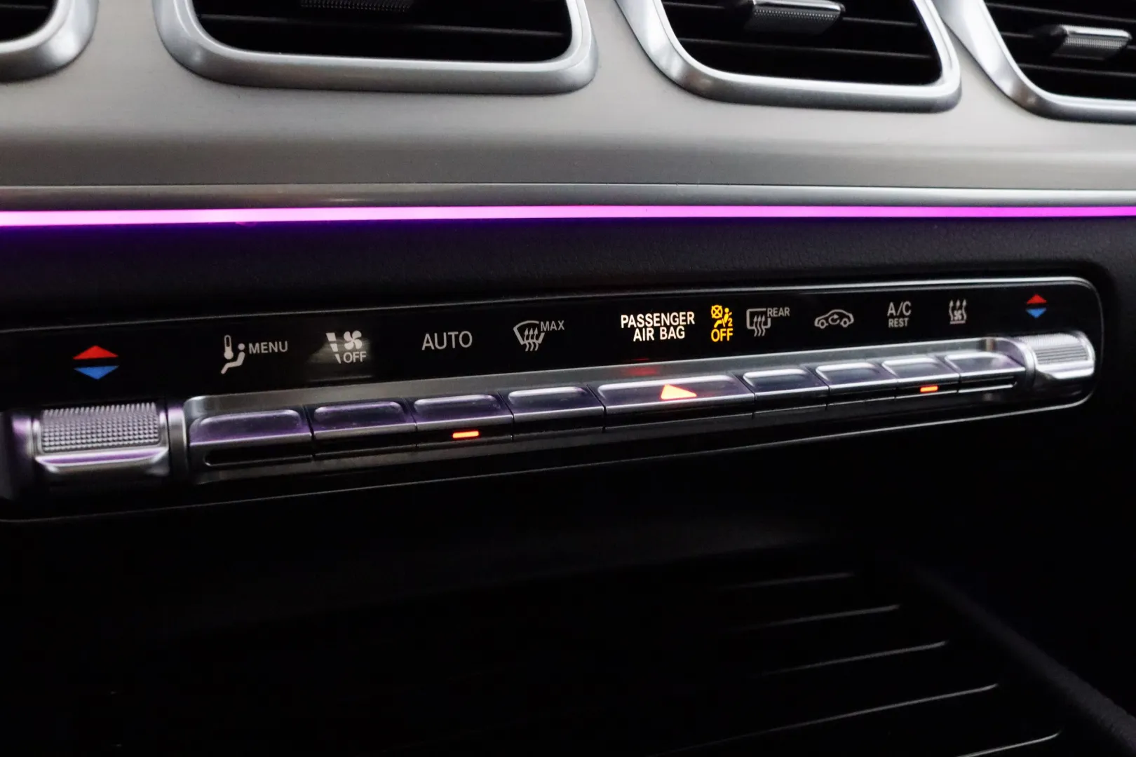 MERCEDES-BENZ GLE ZNT-606 carousel image