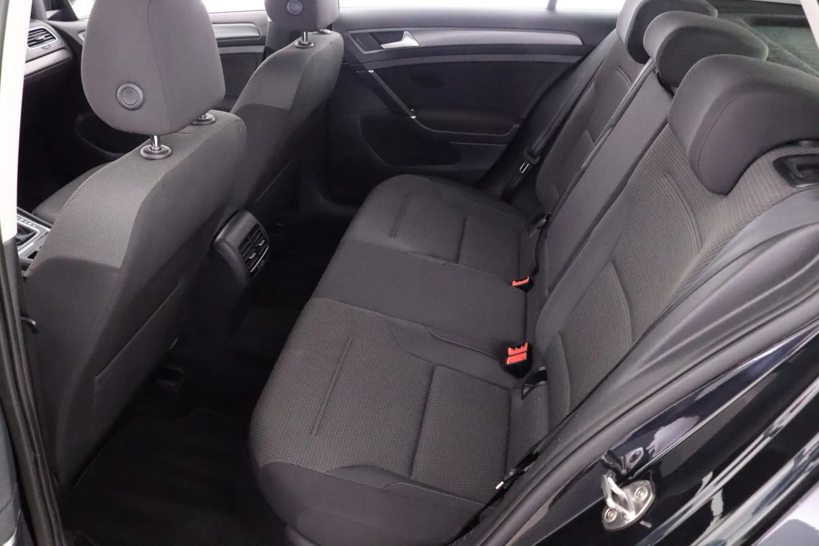 VOLKSWAGEN Golf FPB-184 carousel image