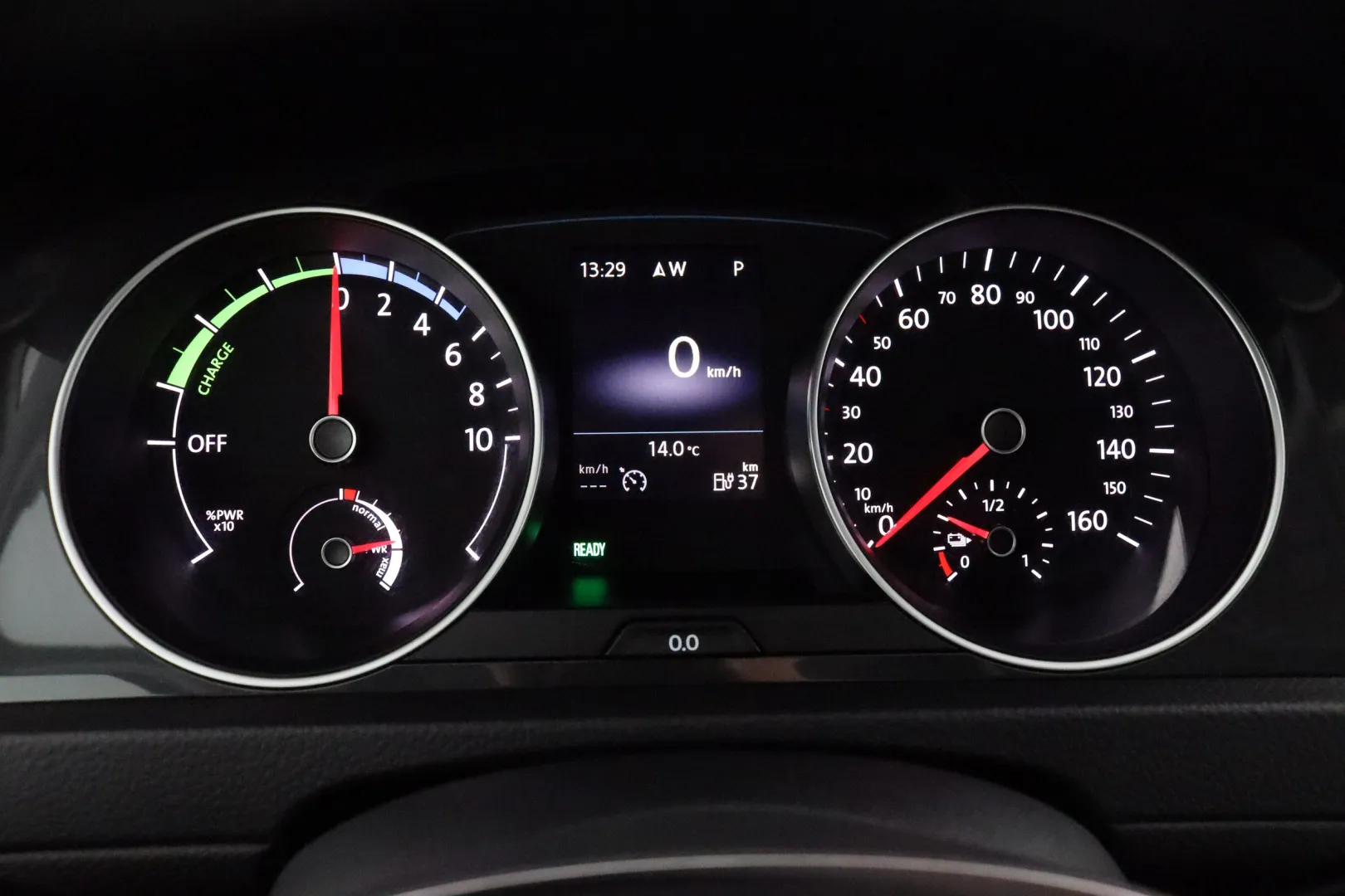 VOLKSWAGEN Golf FPB-184 carousel image