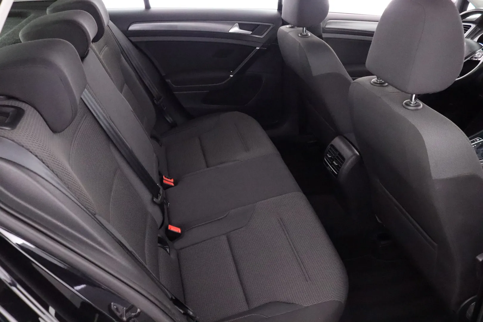 VOLKSWAGEN Golf FPB-184 carousel image