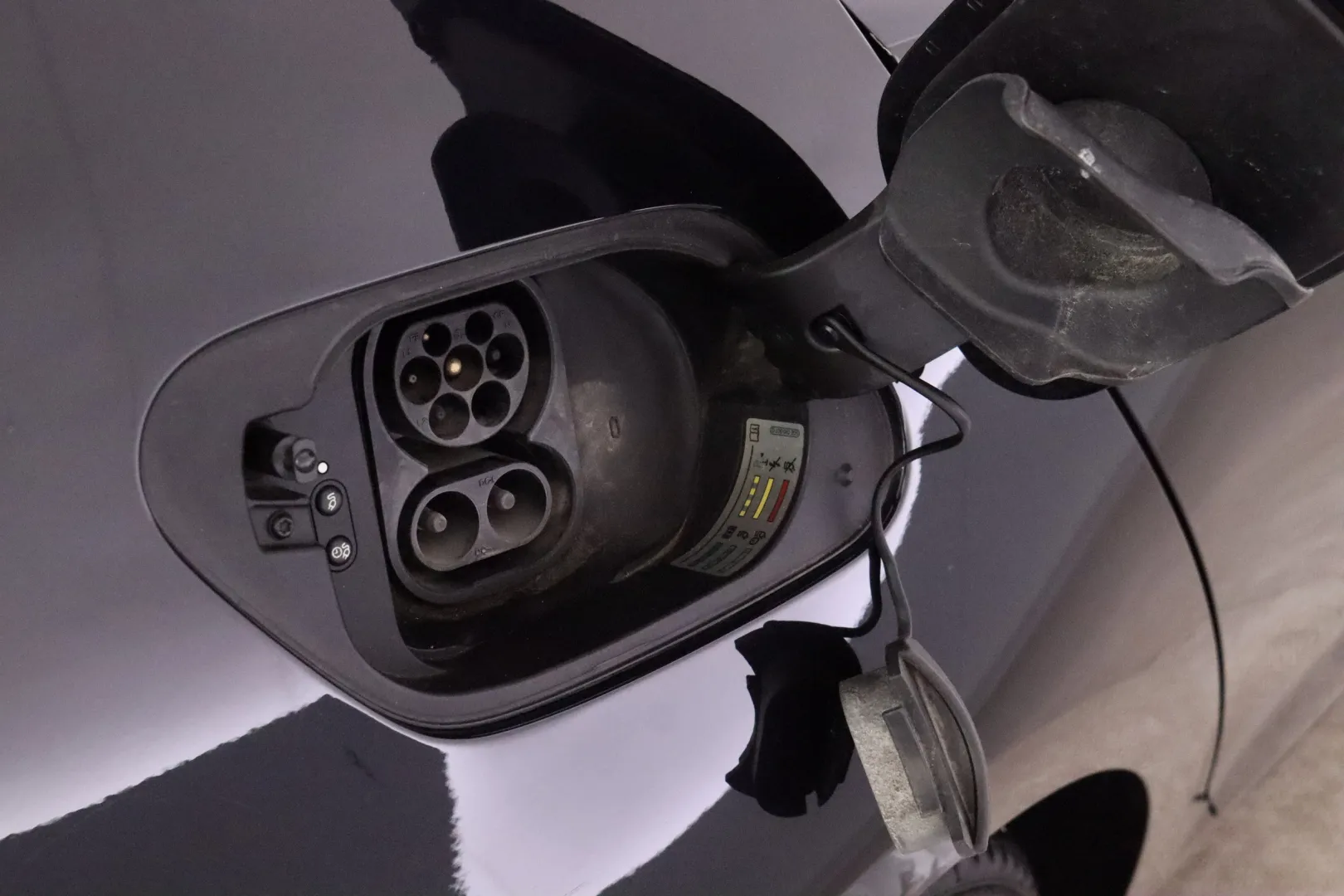 VOLKSWAGEN Golf FPB-184 carousel image