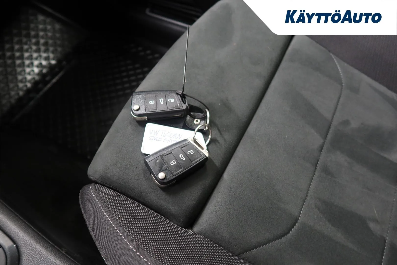 Volkswagen Tiguan XSM-291 carousel image