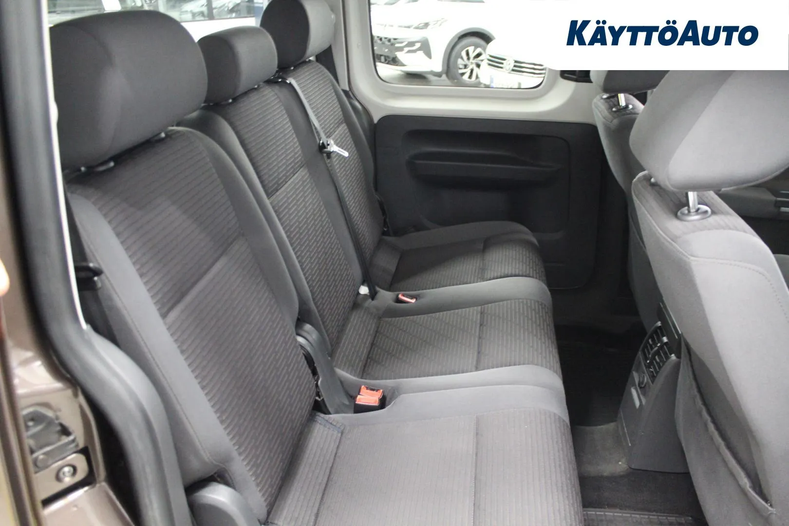 VOLKSWAGEN Caddy Maxi YHM-462 carousel image