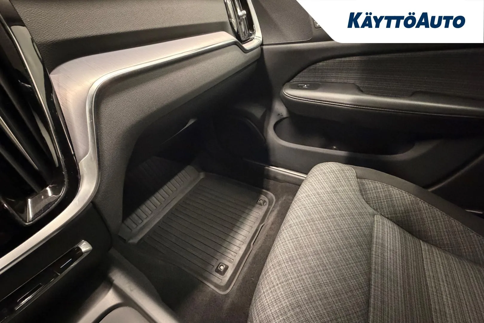 VOLVO V60 FRI-483 carousel image