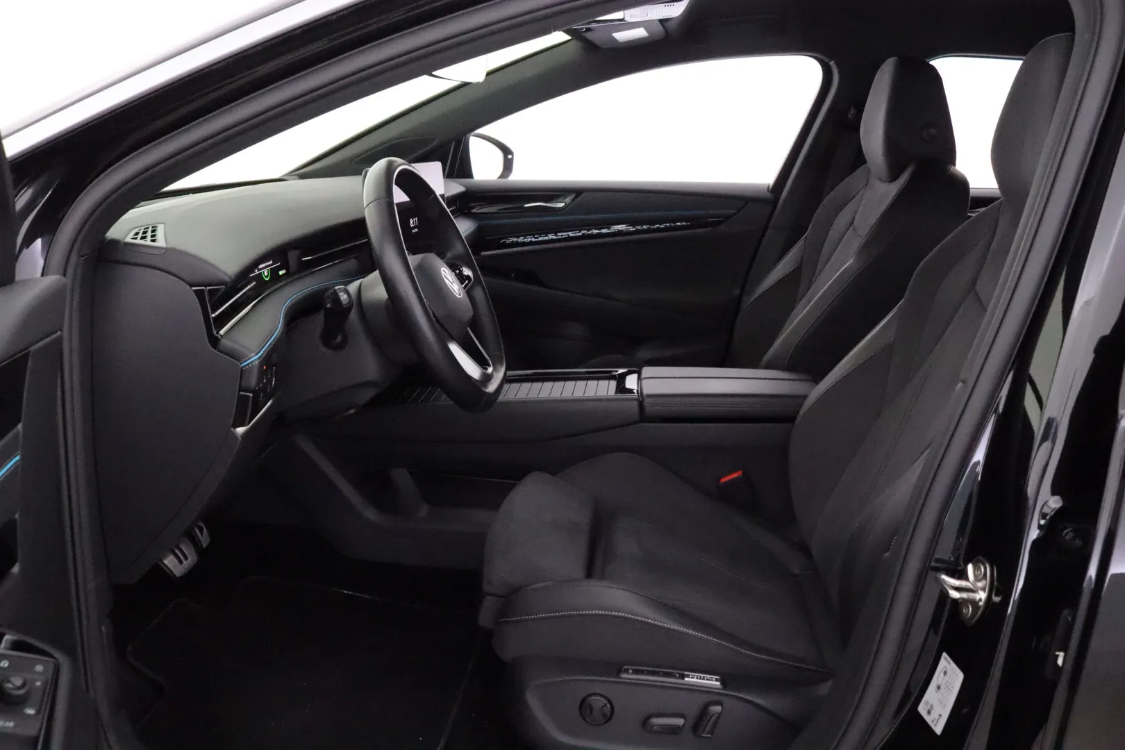 VOLKSWAGEN ID.7 JNJ-751 carousel image