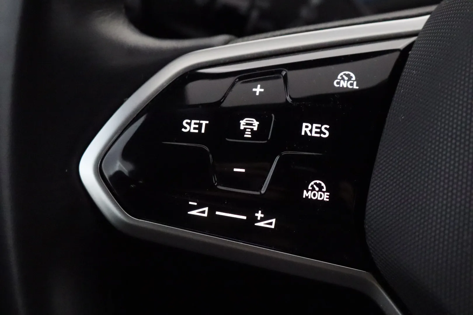 VOLKSWAGEN ID.7 JNJ-751 carousel image